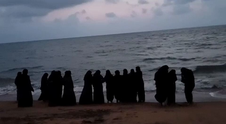 Students on Mannalamkunnu Beach during the One Day Spiritual Journey